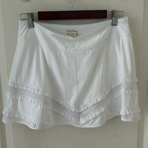 NWOT Lily Pulitzer Luxletic tennis/golf skirt. White, size M